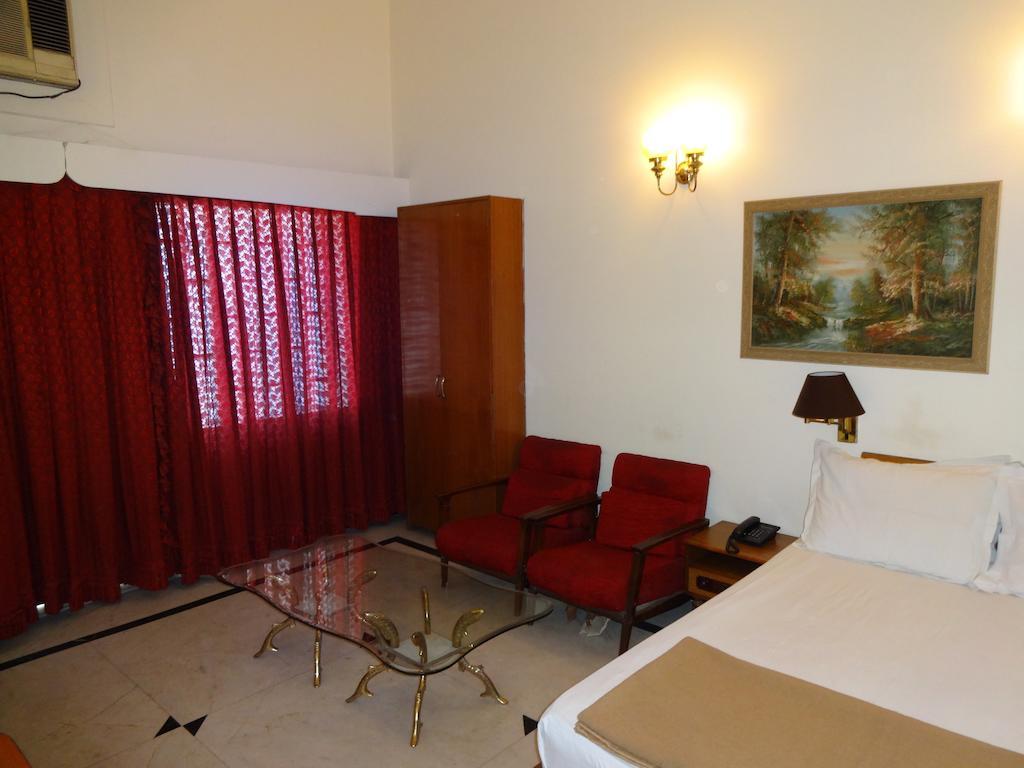 Hotel Alka Premiere Neu-Delhi Zimmer foto