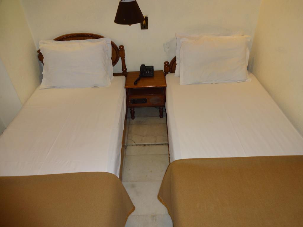 Hotel Alka Premiere Neu-Delhi Zimmer foto