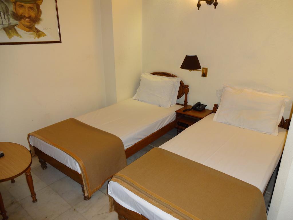 Hotel Alka Premiere Neu-Delhi Zimmer foto